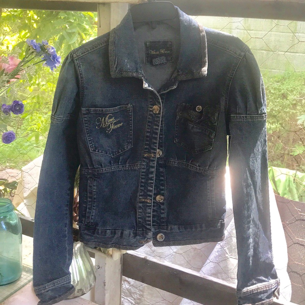 Adorable Mecca Femme jean jacket